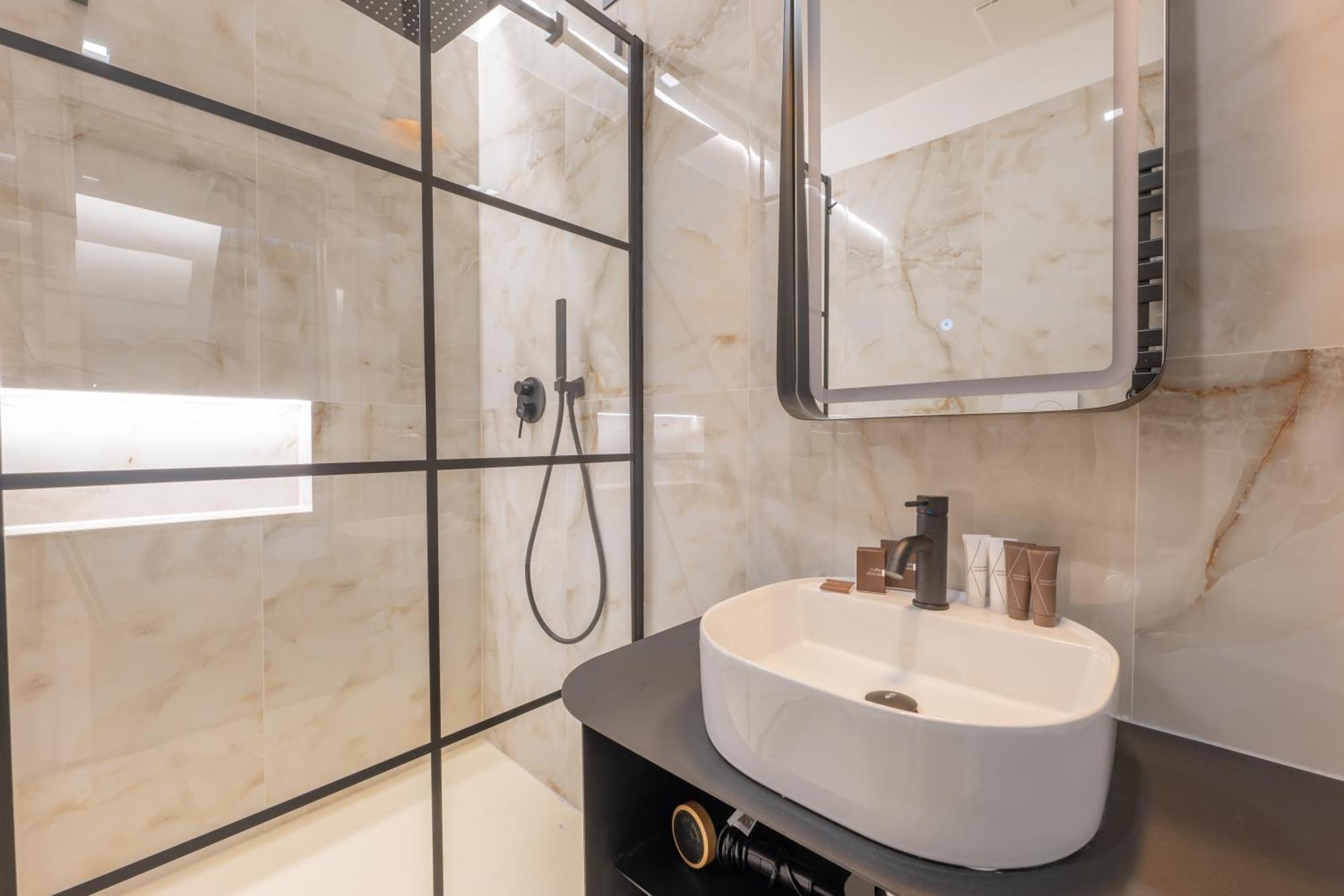 Maria Cristina Boutique Rooms ตรีเอสเต ภายนอก รูปภาพ